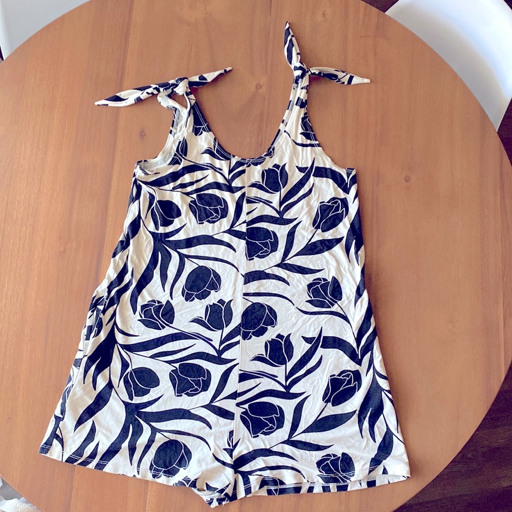 Fighting Eel  romper with pockets